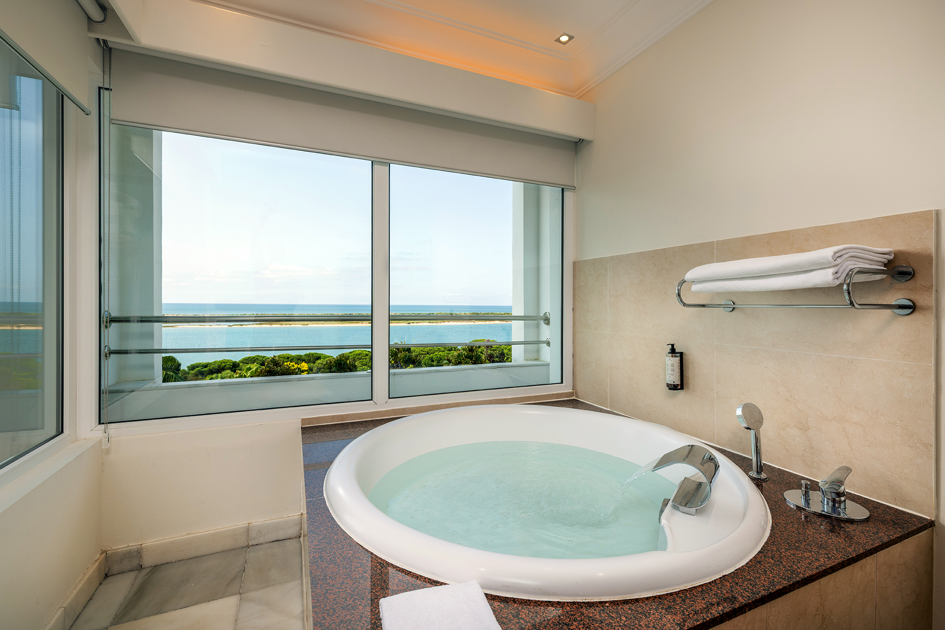 007_alta_playacartaya Junior Suite.jpg